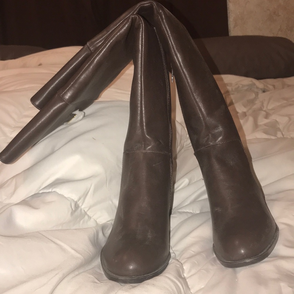 Breckelle’s over the knee boots !never been worn!